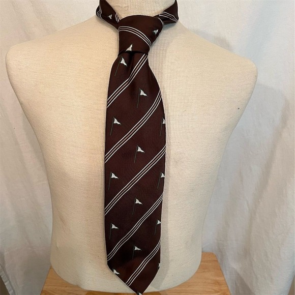 Vtg Hathaway Men's Brown Geometric Pattern Necktie‎ golf flags Careercore Corp - Picture 1 of 7